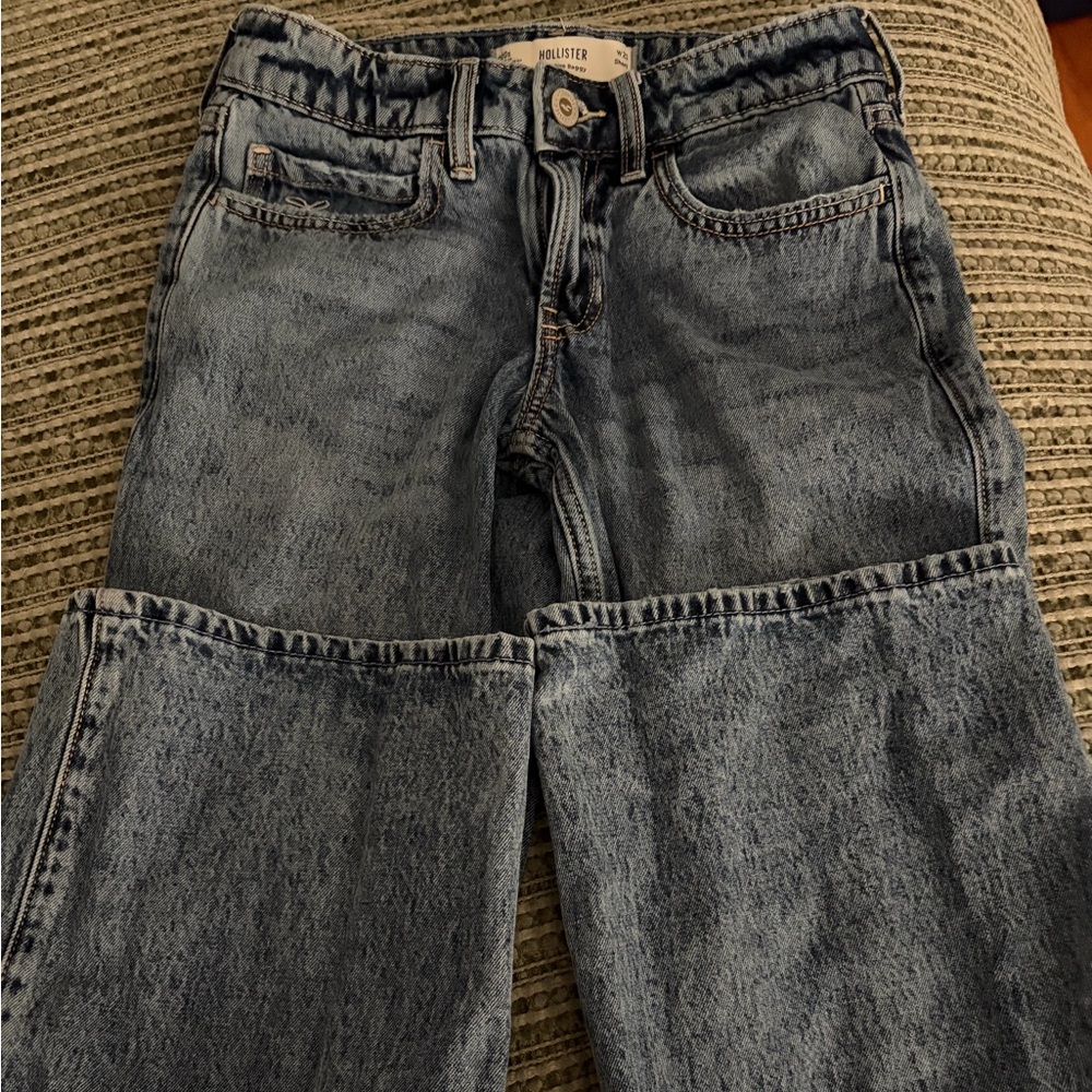 Bow Hollister Relaxed Fit Blue Jeans